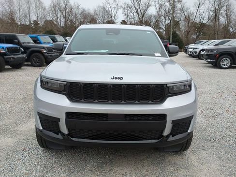 New 2025 Jeep Grand Cherokee L Altitude image 8