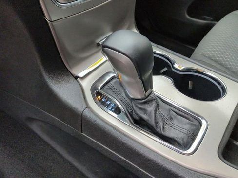 Used 2019 Jeep Grand Cherokee Laredo w/ Security & Convenience Group AWD/4WD image 20