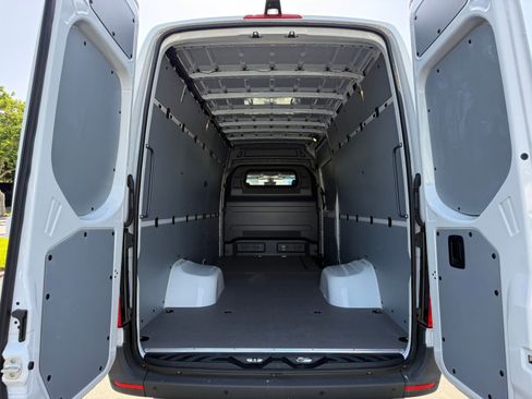 New 2025 Mercedes-Benz Sprinter 3500 image 17