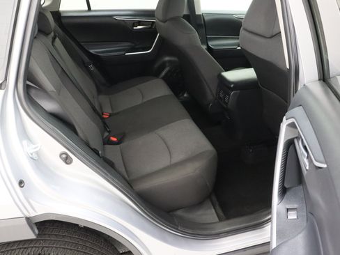 Used 2025 Toyota RAV4 XLE FWD image 34