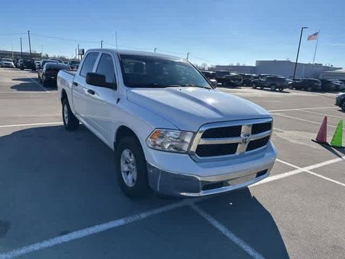 Used 2022 RAM 1500 Classic SLT image 25