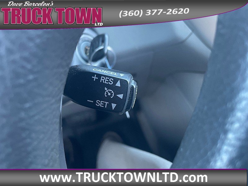 Used 2005 Toyota Highlander 2WD V6 w/ Appearance Pkg image 28