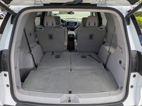 Used 2018 GMC Acadia SLT image 11