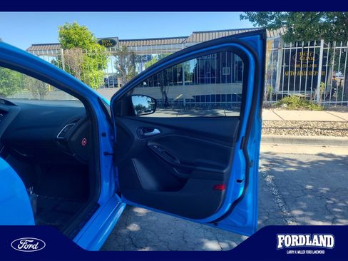 Used 2017 Ford Focus RS AWD/4WD image 16