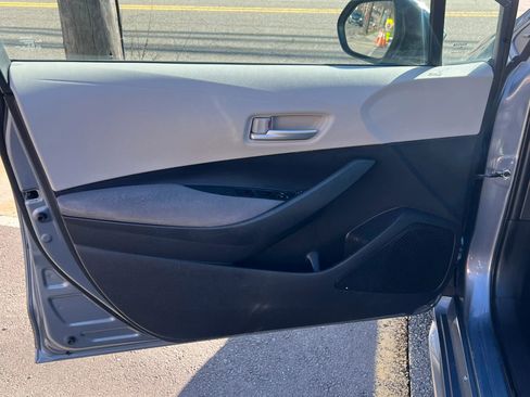 Used 2021 Toyota Corolla LE FWD image 11