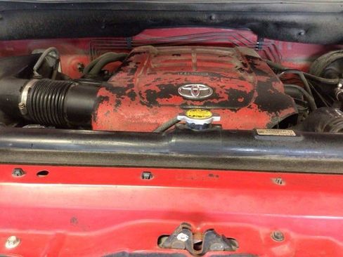 Used 2012 Toyota Tundra 4x4 CrewMax w/ Tow Pkg image 9