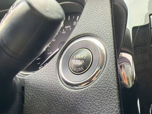Used 2018 Nissan Rogue SV FWD image 24