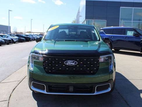 Used 2025 Ford Maverick Lariat image 2