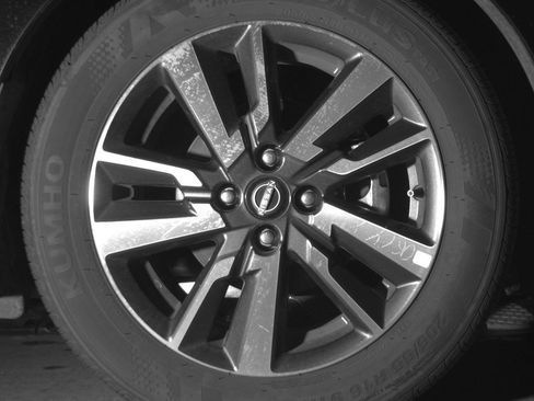 Used 2025 Nissan Versa SV image 13