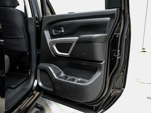 Used 2022 Nissan Titan SV w/ SV Convenience Package RWD image 44