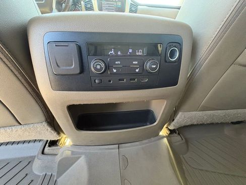 Used 2019 GMC Yukon XL SLT w/ Open Road Package AWD/4WD image 17