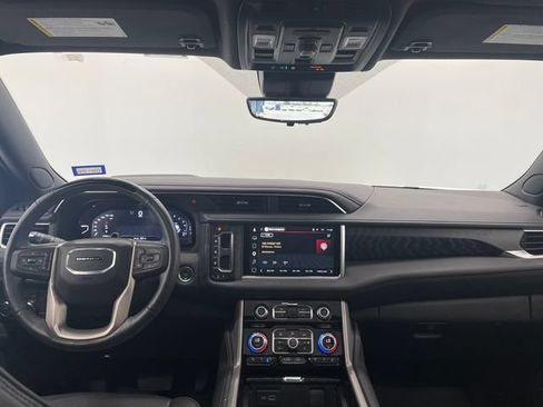 Used 2024 GMC Yukon Denali w/ Advanced Technology Package RWD image 3