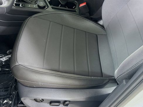 Certified 2024 Volkswagen Taos SE AWD/4WD image 12