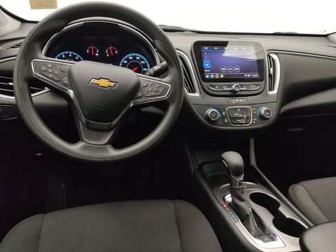 Used 2025 Chevrolet Malibu LS FWD image 22