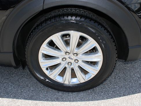 Used 2021 Ford Explorer Limited w/ Equipment Group 301A RWD image 11