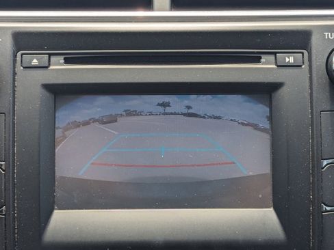 Used 2016 Toyota Camry SE image 10