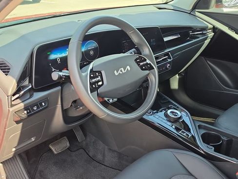 Certified 2024 Kia Niro Wind FWD image 14