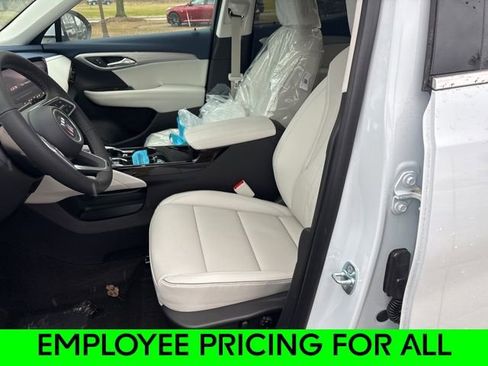 New 2026 Buick Envision Avenir image 13