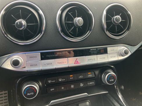 Used 2019 Kia Stinger GT image 18