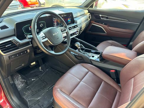 Used 2023 Kia Telluride EX w/ EX Captain's Chair Package image 23