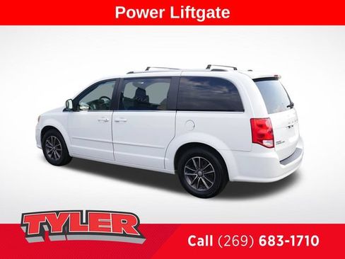 Used 2017 Dodge Grand Caravan SXT FWD image 5