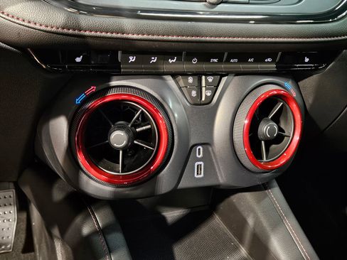 Used 2020 Chevrolet Blazer RS image 32