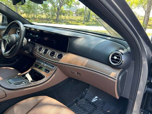 Used 2023 Mercedes-Benz E 350 4MATIC Sedan image 39