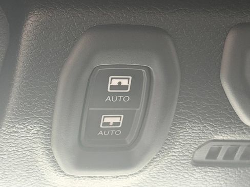 Used 2021 Jeep Wrangler Unlimited Sahara AWD/4WD image 19
