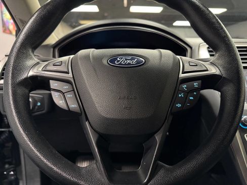 Used 2018 Ford Fusion SE w/ Fusion SE Technology Package image 20