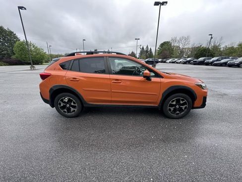 Used 2018 Subaru Crosstrek 2.0i Premium AWD/4WD image 2