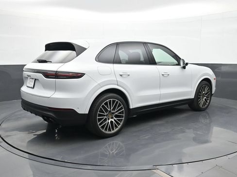 Certified 2023 Porsche Cayenne Platinum Edition AWD/4WD image 22