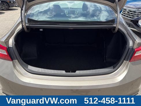 Used 2025 Chevrolet Malibu LT FWD image 8