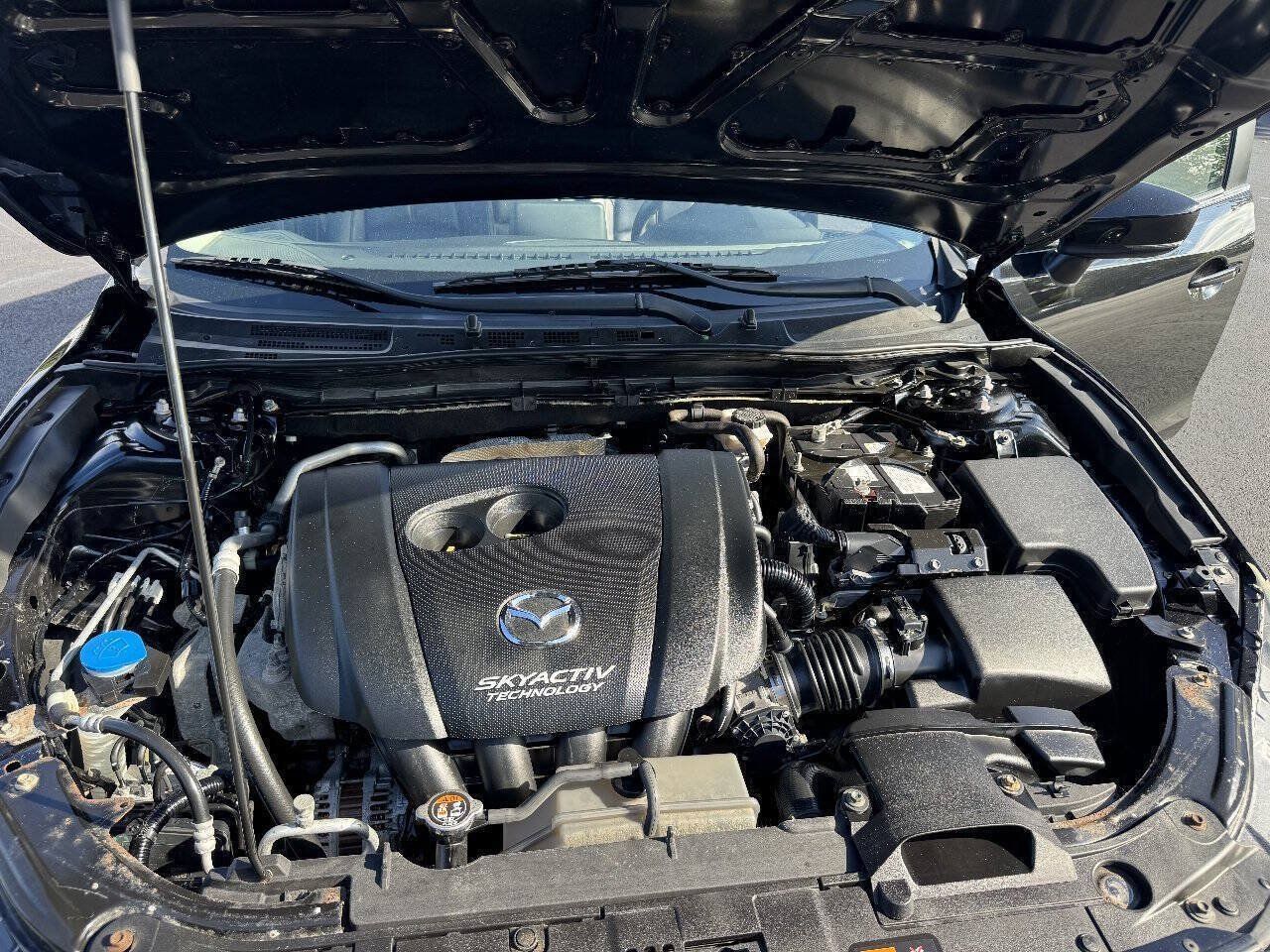 Used 2018 MAZDA MAZDA3 Touring FWD image 19