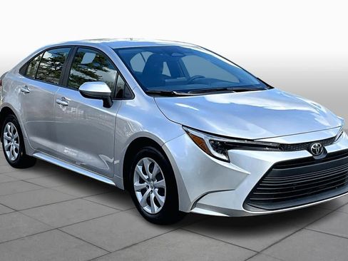 Certified 2023 Toyota Corolla LE image 2