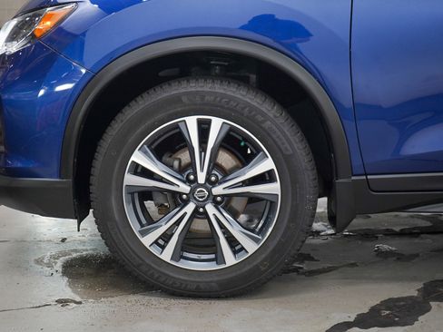 Used 2019 Nissan Rogue SV w/ Premium Package AWD/4WD image 30