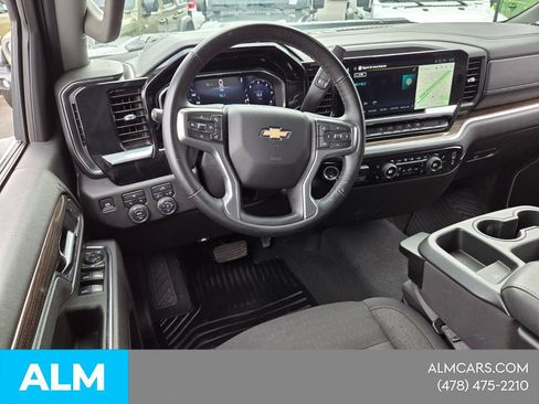 Used 2025 Chevrolet Silverado 2500 LT w/ Convenience Package AWD/4WD image 8