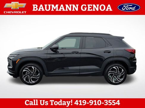 Used 2025 Chevrolet TrailBlazer RS w/ Convenience Package AWD/4WD image 2