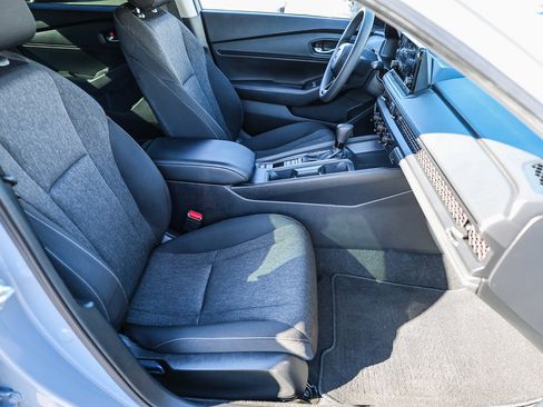 Certified 2025 Honda Accord SE image 10