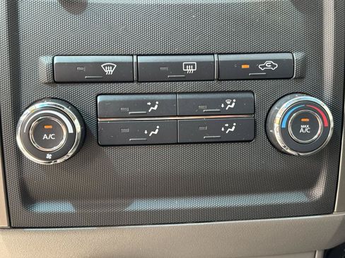 Used 2011 Nissan Frontier SL AWD/4WD image 25