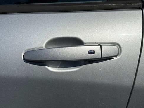 Used 2020 Chevrolet Equinox LS w/ LPO, Cargo Package image 16