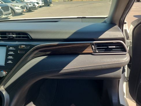Used 2019 Toyota Camry LE FWD image 16