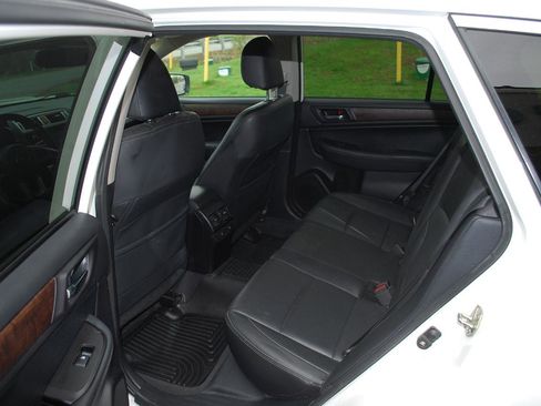 Used 2016 Subaru Outback 2.5i Limited AWD/4WD image 15