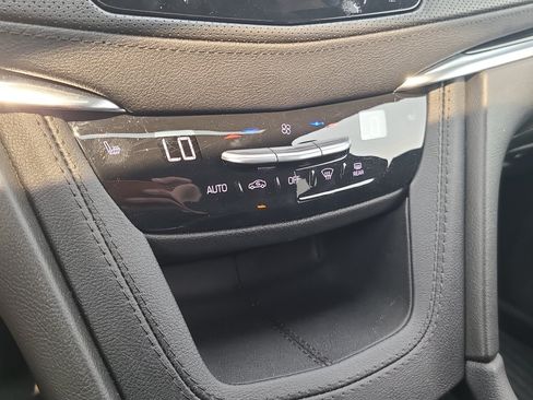 Used 2024 Cadillac XT6 Luxury w/ LPO, Floor Liner Package AWD/4WD image 23