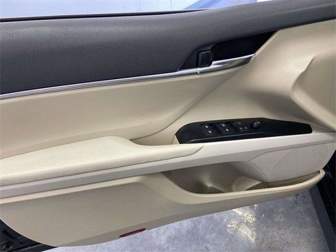 Certified 2020 Toyota Camry LE w/ Phone Cable & Charge Package image 17