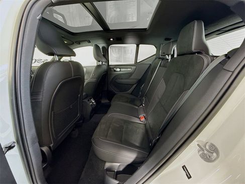 Certified 2023 Volvo XC40 Recharge Ultimate image 25