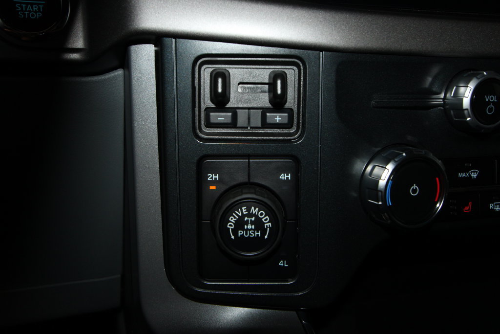 Used 2026 Ford F150 XLT w/ Equipment Group 302A MID AWD/4WD image 16