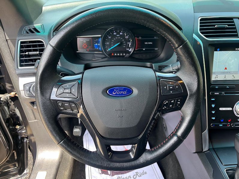 Used 2017 Ford Explorer Sport w/ Equipment Group 401A AWD/4WD image 12