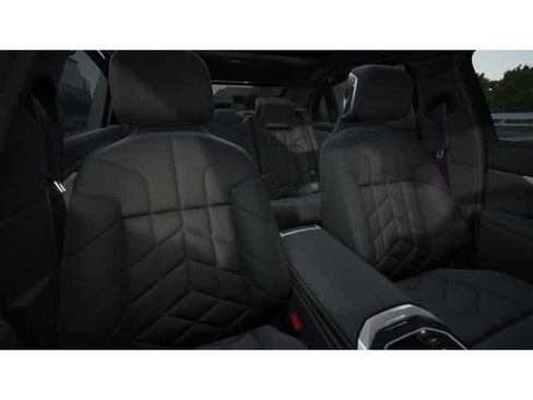New 2026 BMW 760i xDrive w/ Executive Package image 11