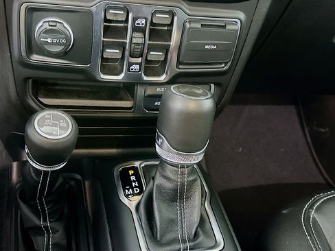 Used 2023 Jeep Wrangler Unlimited Sahara AWD/4WD image 24