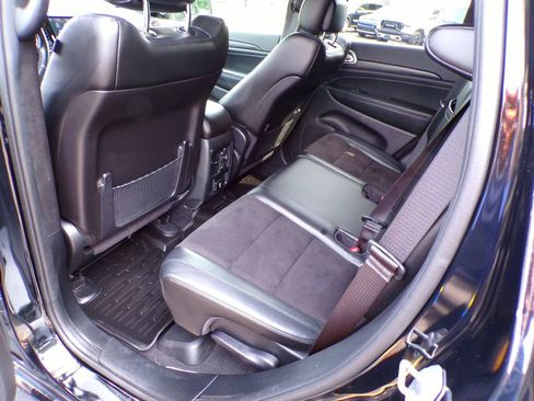 Used 2021 Jeep Grand Cherokee Laredo X AWD/4WD image 16